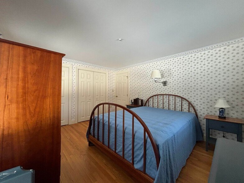 Building Photo - 104 Woodland