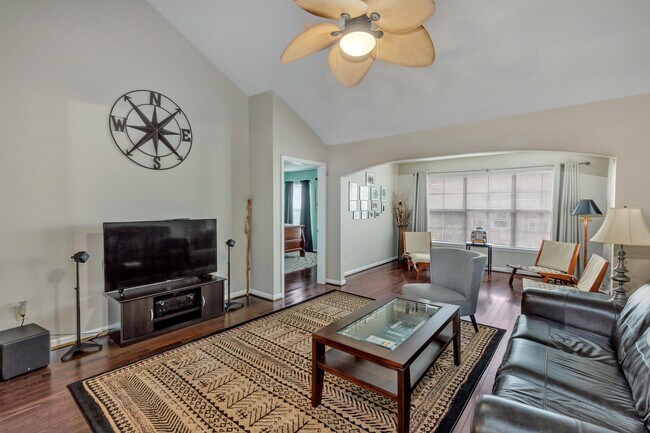 Building Photo - 621 Fern Meadow Loop