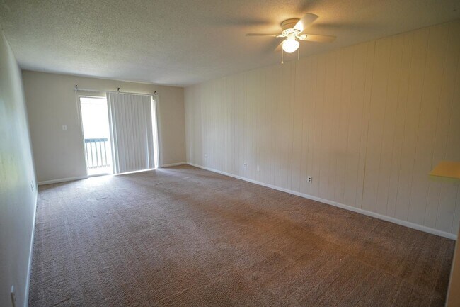 Building Photo - 2325 W Pensacola St