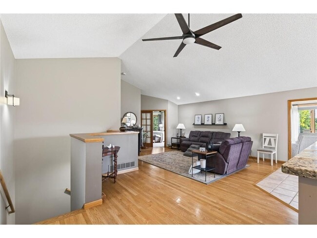 Building Photo - 14372 Heather Ridge Dr