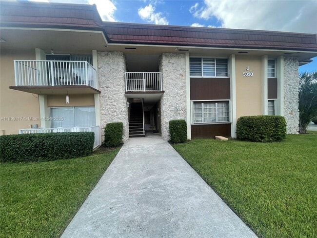 Building Photo - 5330 SW 77th Ct