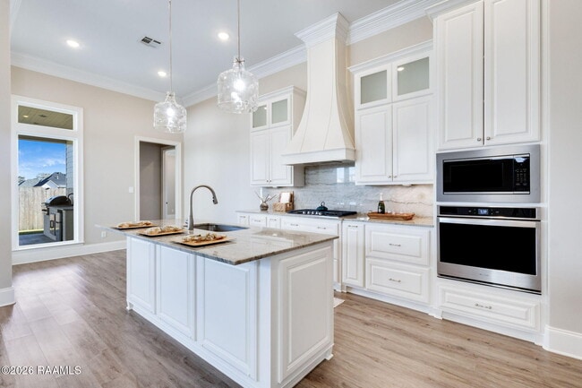Building Photo - 315 San Marcos Dr
