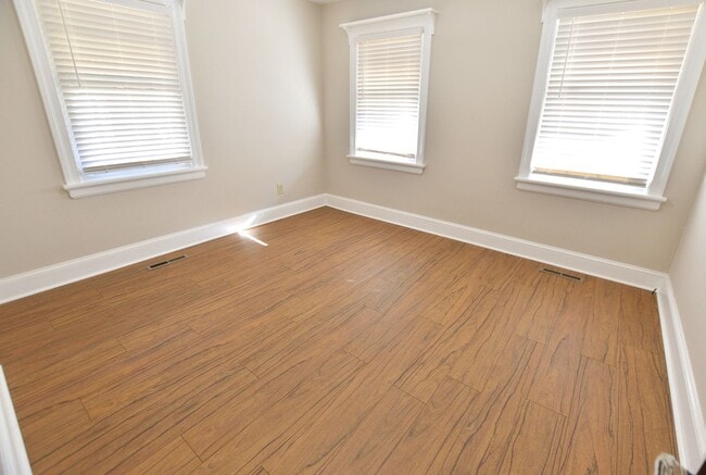 Building Photo - 1420 Eastern Ave