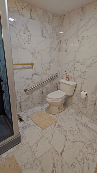 Building Photo - 317 W Fayette St