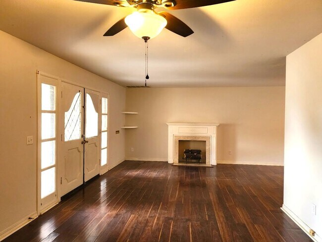 Building Photo - 2224 NW 49th St
