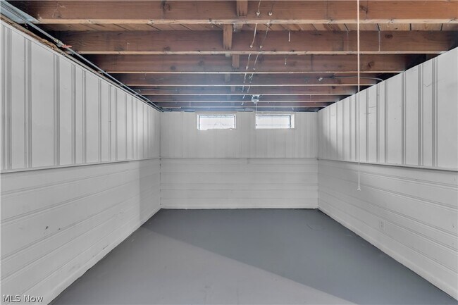 Building Photo - 15506 Westview Ave