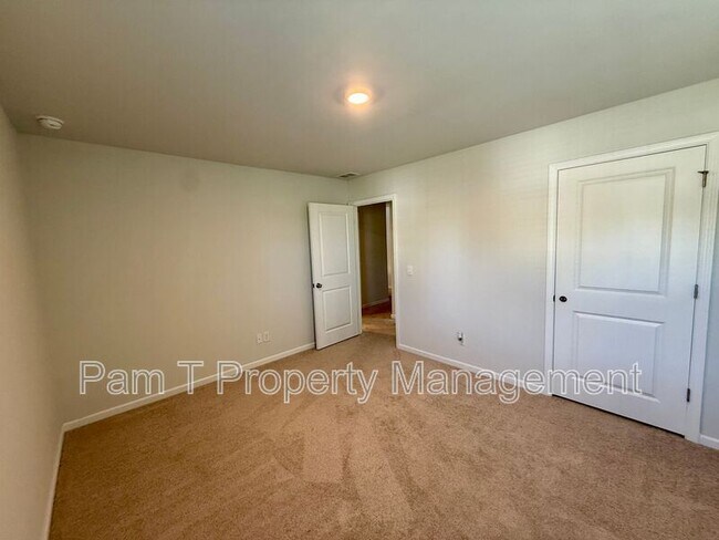 Building Photo - 512 Turpentine Trl