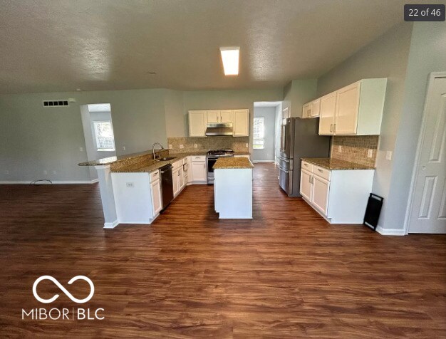 Building Photo - 12423 Windbush Way