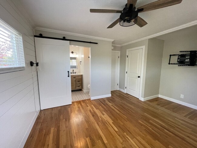 Building Photo - Updated 3 bedroom, 2 bath home