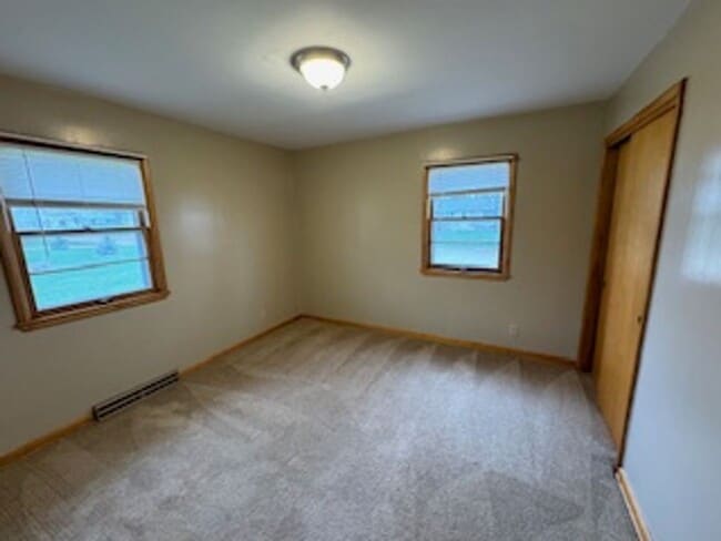 Building Photo - BE IN YOUR NEW HOME BY THE HOLIDAYS!