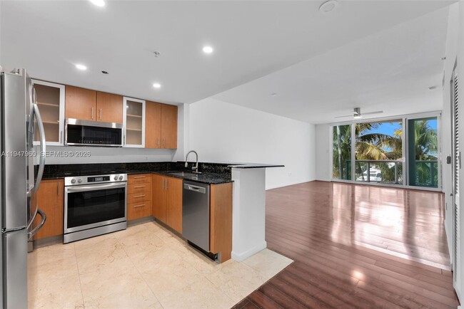 Building Photo - 7914 Harbor Island Dr