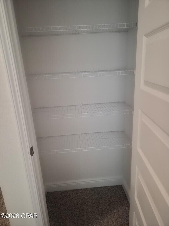 Building Photo - 460 Melrose Wy