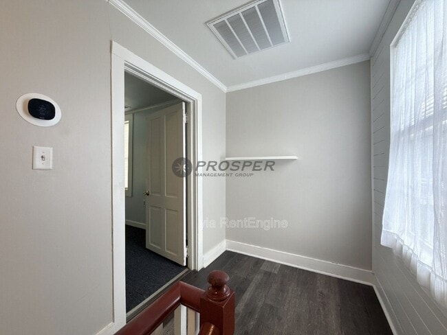 Building Photo - 204 Fishburne St