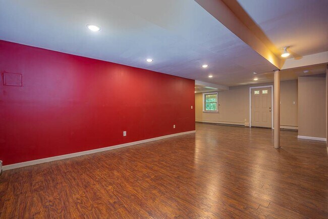 Building Photo - 68 Walter Dr