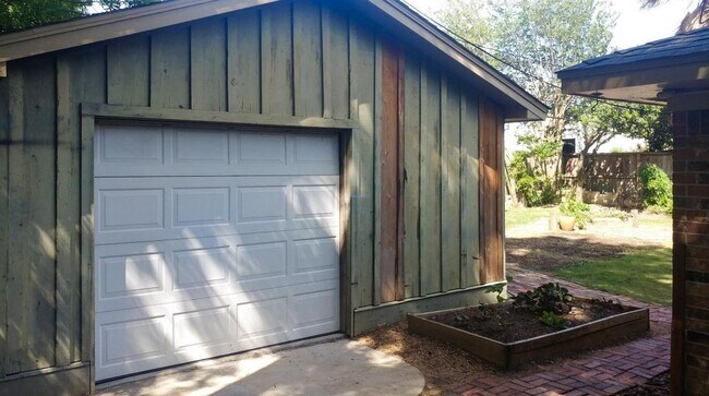 Building Photo - 1506 Del Norte St