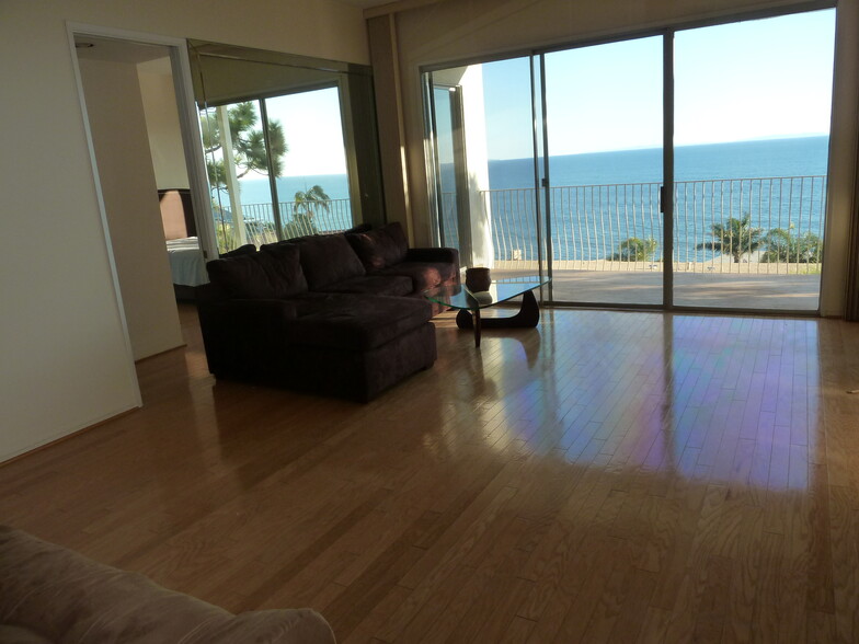 Building Photo - 18111 Coastline Dr