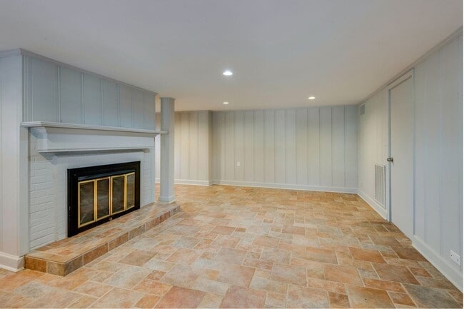 Building Photo - Spacious Green Hills Retreat | 3–4BR, 3BA ...
