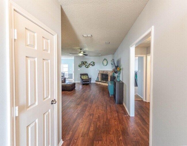 Building Photo - Lovely Home in Southwest Lubbock