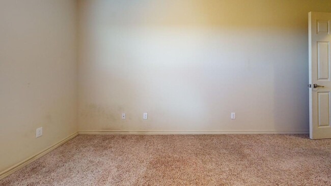 Building Photo - 709 Luther W St