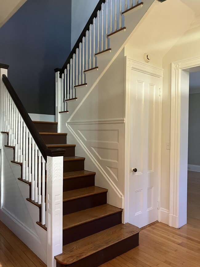 Building Photo - 322 Spring St