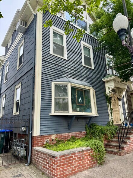 Building Photo - 417 Atwells Ave