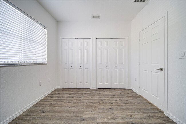 Building Photo - 10740 NW 83rd St