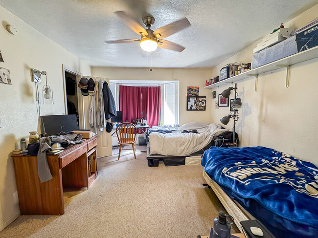 Building Photo - 565 N 300 E