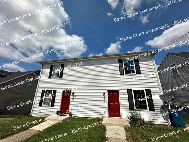 Building Photo - 2-Bed, 1-Bath Townhome with Attached Garag...