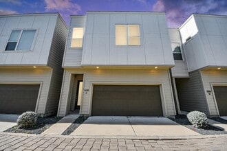 Building Photo - 608 Thornton Rd