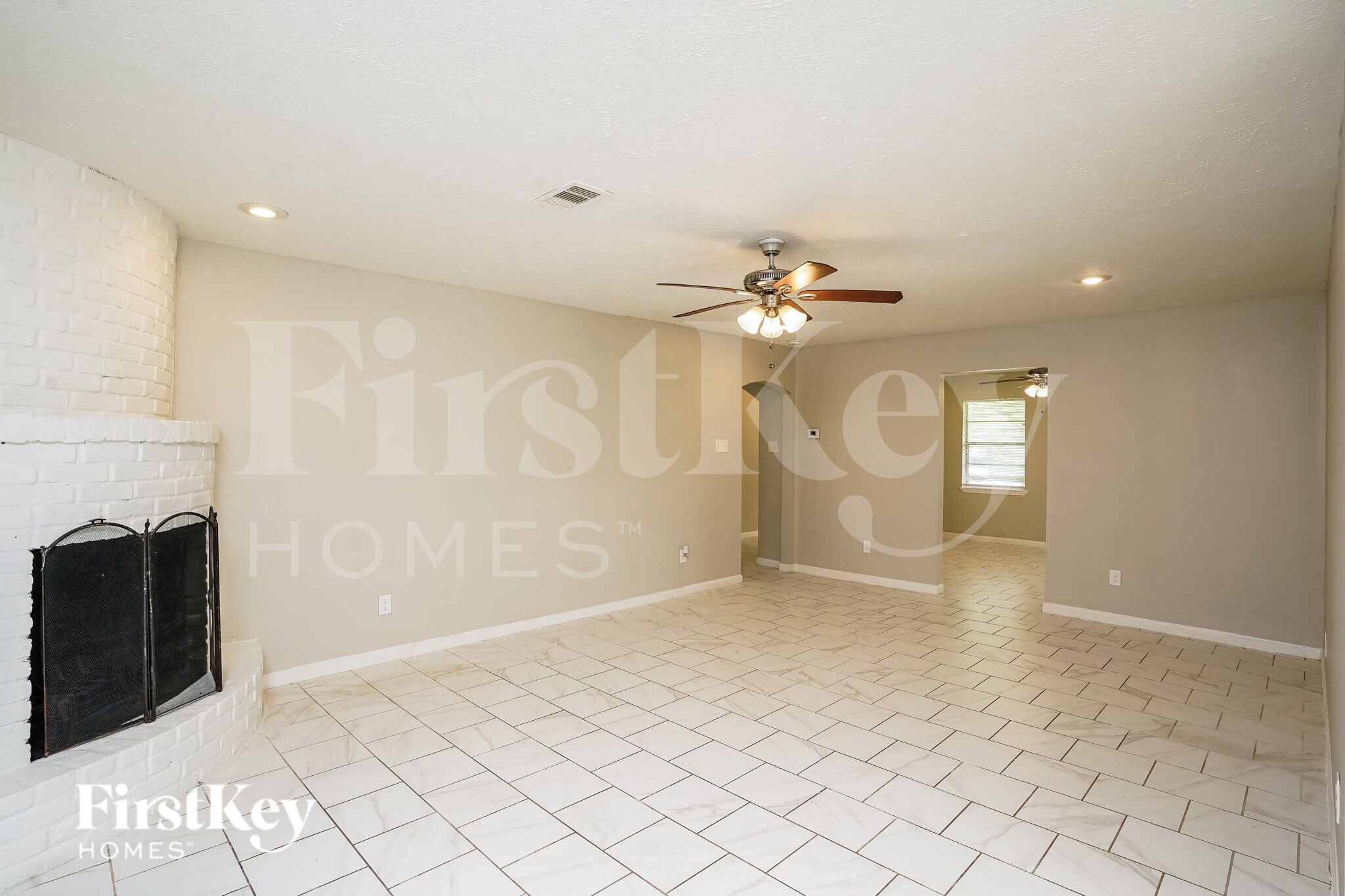 Building Photo - 4909 Green Willow Ln
