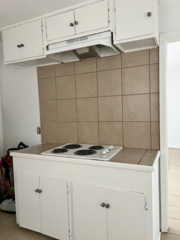 Building Photo - 4242 Monroe Ave