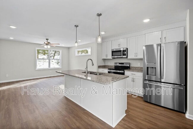 Building Photo - 839 Cumberland Dr