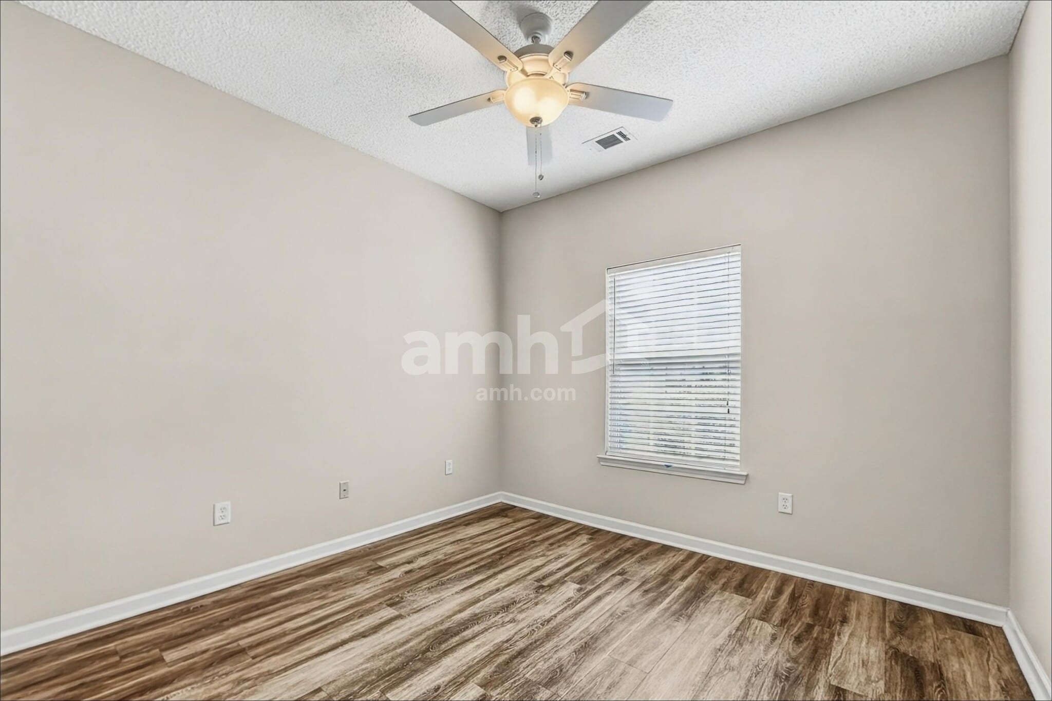 Building Photo - 762 Bristol Way