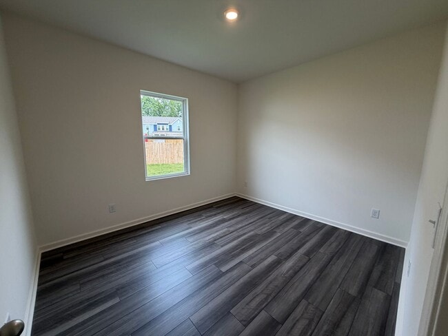 Building Photo - 395 Shiloh Wy