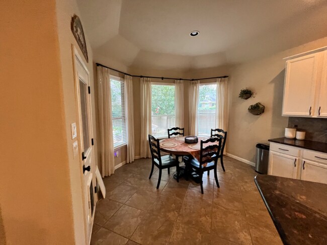 Building Photo - 222 Overland Trace Dr