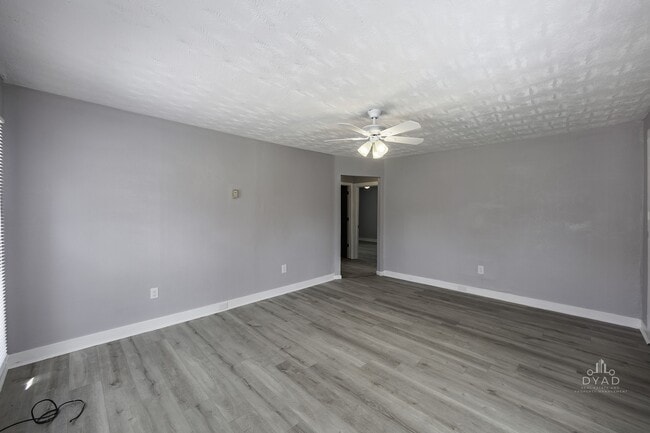 Building Photo - 909 Lane Ave