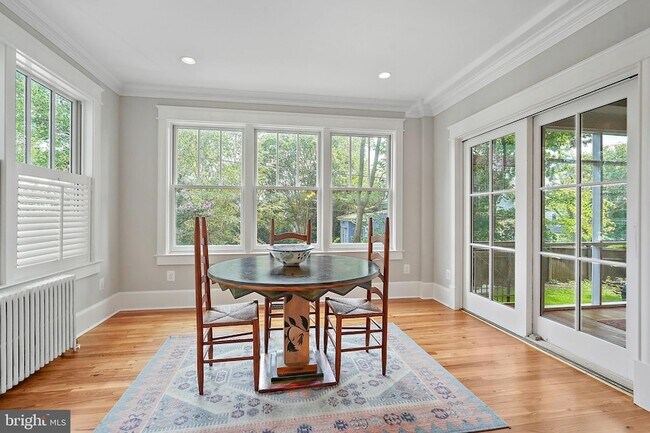 Building Photo - 1503 Russell Rd