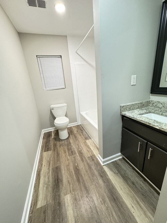 Building Photo - 846 School Rd