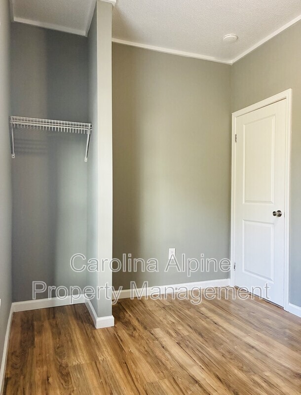 Building Photo - 420 McBrayer St