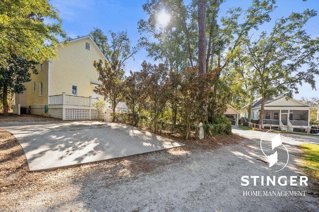 Building Photo - 130 Bartram Dr