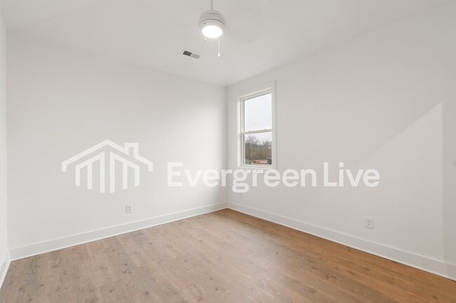 Building Photo - 129 Leggo Ave