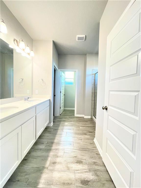 Building Photo - 113 Peruvian Ln