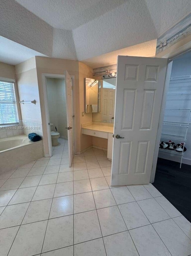 Building Photo - 7109 Walden Pond Ct