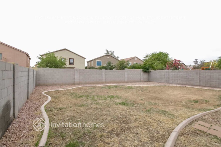 Building Photo - 1015 W Desert Valley Dr