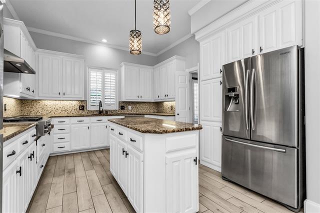 Building Photo - 4404 Hollow Oak Dr