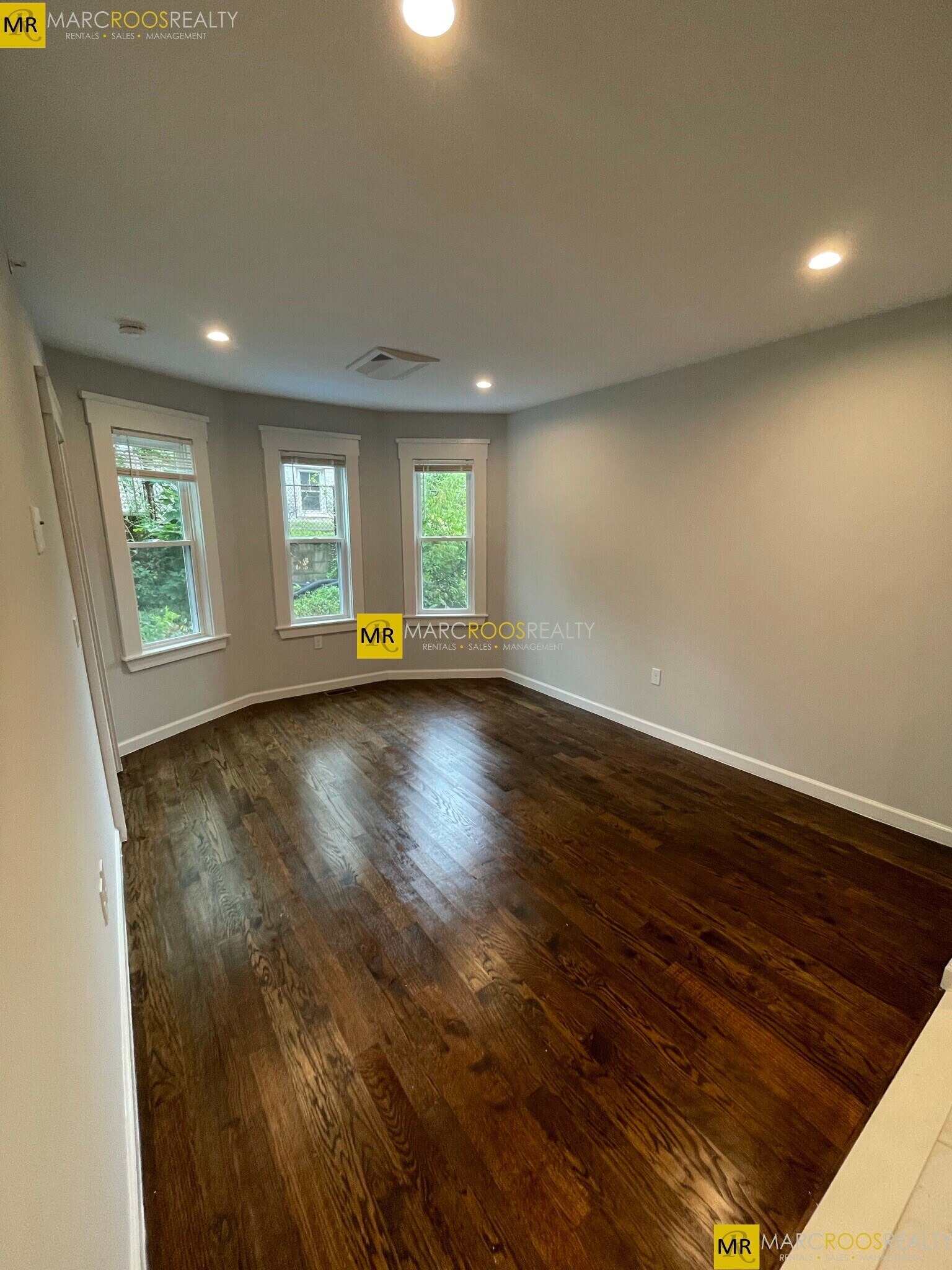 Building Photo - 31-33 Raymond Ave. Unit 33-3