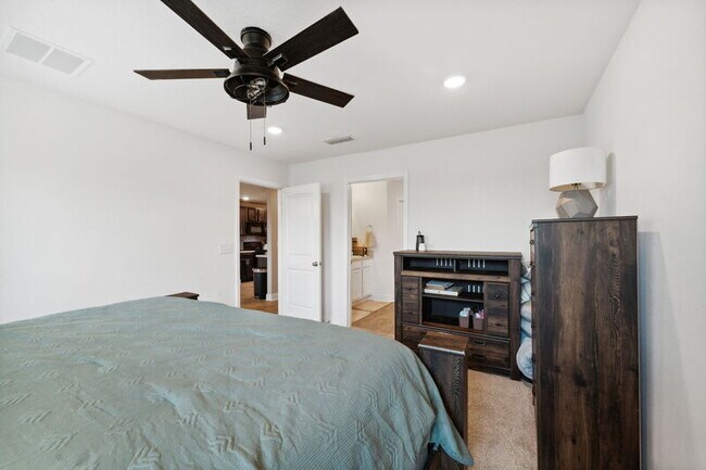 Building Photo - 7131 Penn Way