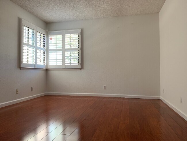 Building Photo - 3932 Harlequin Terrace