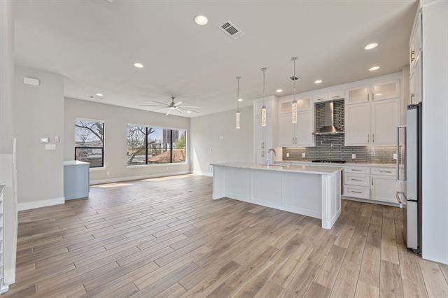 Building Photo - 4522 Deere St