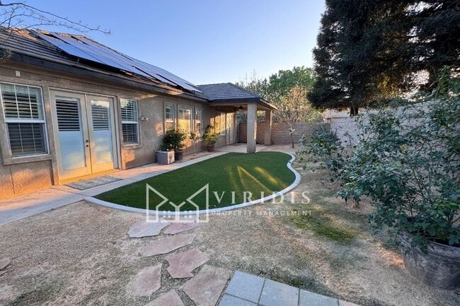 Building Photo - 9303 Via Lugano